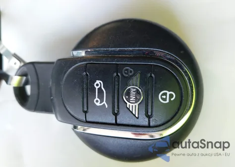 2019 Mini Countryman Cooper из США, поврежденный, VIN WMZYS7C51K3J04723